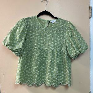 •THML Woman’s top